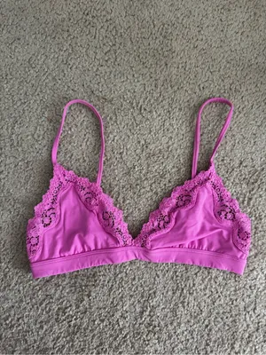 Skims Fits Everybody Lace Trim Triangle Bralette In Neon Orchid thumbnail 3