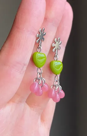 czech glass opaque olive green color heart & pink teardrop beads earrings💚 thumbnail 5