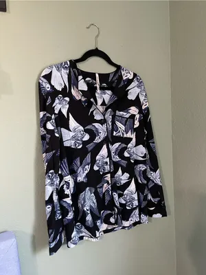 New Soma Piped Long Sleeve Notch Pajama Top Size Medium Whimsical Wings Black thumbnail 2