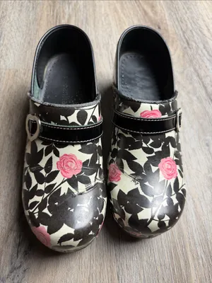 Sanita Koi Patent Leather Floral Rose Danish Clogs Size 38 (US 6.5-7) thumbnail 4