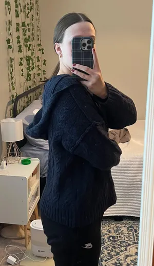 American Eagle Outfitters Hooded Sweater thumbnail 4