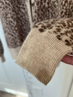 Light cheetah print cardigan, trendy thumbnail 1