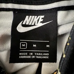 Nike Hoodie Womens Medium Black Gold Chain Print‎ Boxy Loose Fit Just Do It thumbnail 6