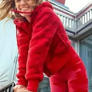 Offline Aerie Women's Red Camo Sherpa Cropped Zip Up‎ Jacket Size Medium thumbnail 2