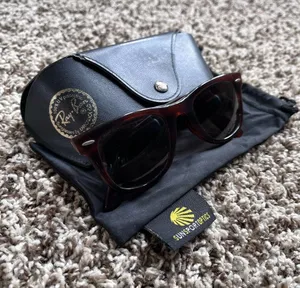 Ray-Ban Wayfarer Tortoise Sunglasses thumbnail 1