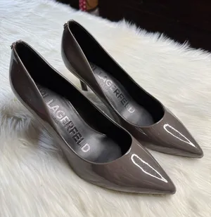 Karl Lagerfeld Paris Royale Patent Leather Anthracite Gray Heels thumbnail 1