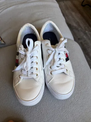 Tommy Hilfiger White Sneakers with Navy and Red Stripes thumbnail 3