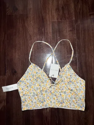 NWT Bardot Revolve Floral Cami Crop Top Size Small thumbnail 2