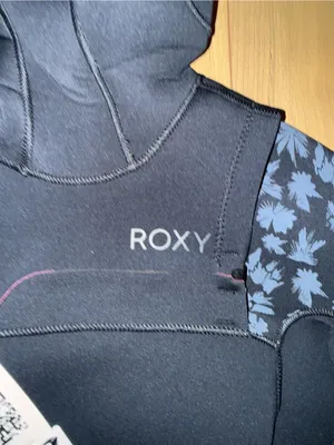 NEW Roxy Women's Long Sleeve Wetsuit Hooded Full Body 5/4/3 Black swell series 6 thumbnail 5
