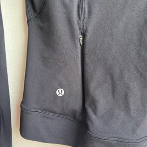 Lululemon Outrun the Elements 1/2 Zip Black Thumb holes Reflective Size 2 XS thumbnail 5