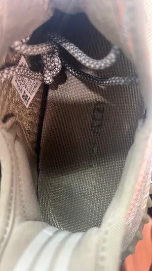 Yeezy 350 Sand Taupes thumbnail 12