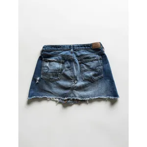 American Eagle Distressed Denim‎ Mini Skirt Medium Wash Raw Hem Womens 10 thumbnail 2