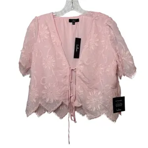 Lulus NWT Pink Floral Embroidered Tie Front Crop Top Scallop Hem Size Medium thumbnail 3