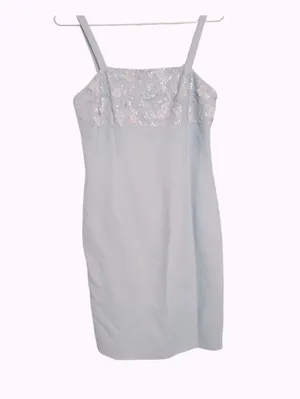 Elegant Light Blue Sleeveless Dress with‎ Floral Lace Bodice thumbnail 2