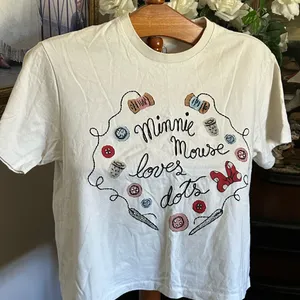 Uniqlo Cream Graphic Women’s T-shirt Tee Sz M thumbnail 1