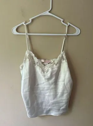 victoria’s secret tank thumbnail 1