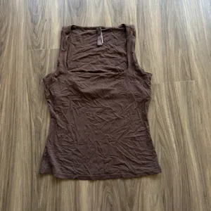 Skims Smooth Layers Square Neck Tank thumbnail 2