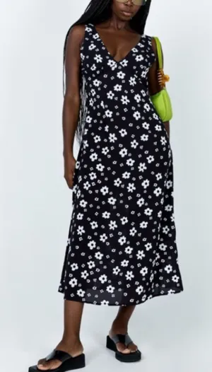 Princess Polly Black & White Daisy Floral Midi Dress Size US 0 thumbnail 1