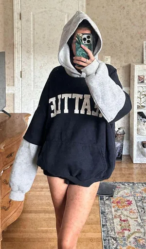 Adika oversized hoodie thumbnail 2