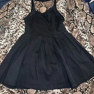 Tiny little black dress halter size S thumbnail 3