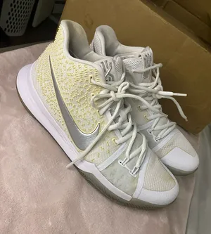 Nike Kyrie 3 White Chrome Irving Sneakers Shoes Mens Size 10 thumbnail 1
