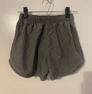 women’s shorts thumbnail 3