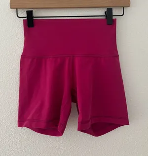 Aritzia golden biker shorts in pink thumbnail 1