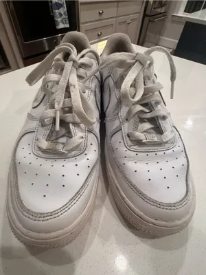 Nike Air Force‎ 1 Low Triple White Sneakers Youth 7Y Women's 8.5 thumbnail 3
