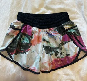 Lululemon Shorts thumbnail 1