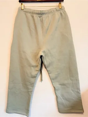 Fear of God Essential fleece Sweatpants color eggshell, straight leg sz S Unisex thumbnail 11