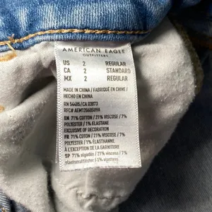 American Eagle Skinny Jeans Womens Sz 2 Light Wash Ripped Distressed EUC Stretch thumbnail 7