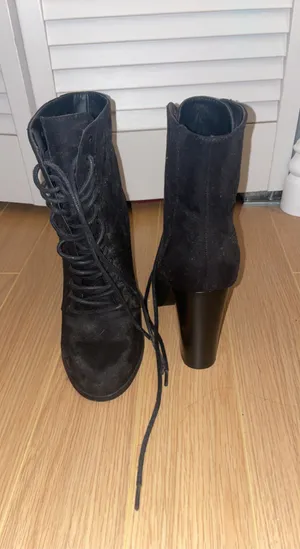 Black Booties Sz 8.5 thumbnail 2