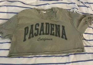 Garage crop top  thumbnail 1
