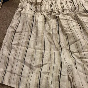 NWT love‎ tree linen blend stripe shorts M thumbnail 5