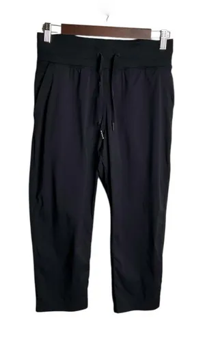 Lululemon High Rise‎ Drawstring Cropped Joggers Size 4 Black thumbnail 1