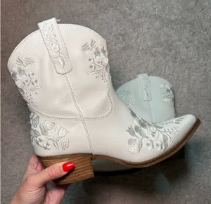 Dingo White Take A Bow Cowboy Boots thumbnail 1