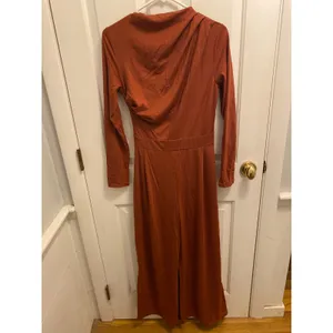 Brand New Halara Women's Size Small Burnt Orange Long Sleeve Dress Midi thumbnail 2