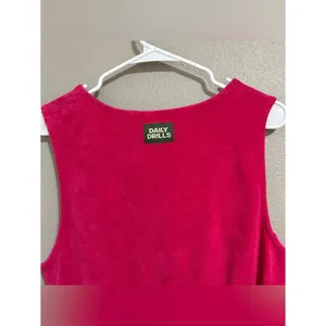 Daily Drills Hot Pink Terry Cloth Cropped Tank Top Women’s Size Medium / Large thumbnail 6