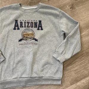 •SHEIN• SWEATSHIRT thumbnail 2