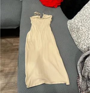 Hera Collection beige dress with tie up detail thumbnail 3