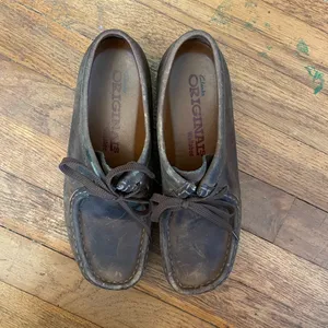 Clarks Wallabee Brown Leather Low Lace Up - Size 7.5 thumbnail 2