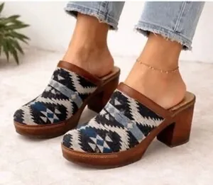 Korks Women 9M Blue Aztec Print Fabric Wood Platform Clog Mules KR0007954 thumbnail 1