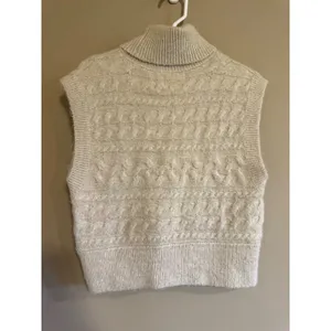 Old‎ Navy Womens Oatmeal Cream Cable Knit Turtleneck Sweater Vest Medium thumbnail 3