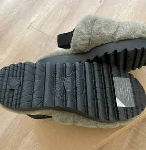 UGG Super Fluff Slipper size 7 NWT thumbnail 3
