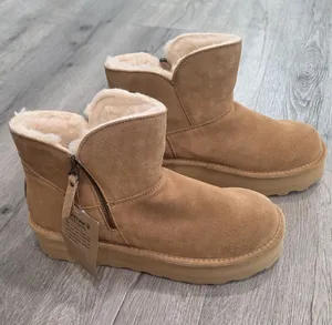 Bearpaw NWOB Women's Suede Zip-Up Ankle Boots With Sheepskin Lining Size 13 thumbnail 1