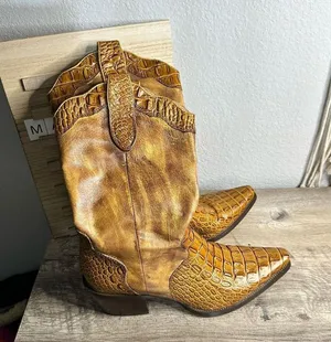 Miz Mooz Women’s 39 Faux Crocodile Western Cowgirl Boots thumbnail 1