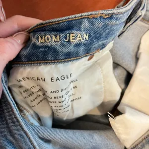 American Eagle Mom jean thumbnail 4
