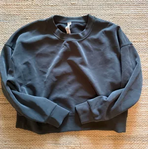 Lululemon Softstreme Cropped Crew thumbnail 1
