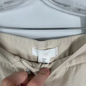 H&M Light Beige Tan High Waisted Straight Leg Slack Trouser Pants Size 4 Office thumbnail 4