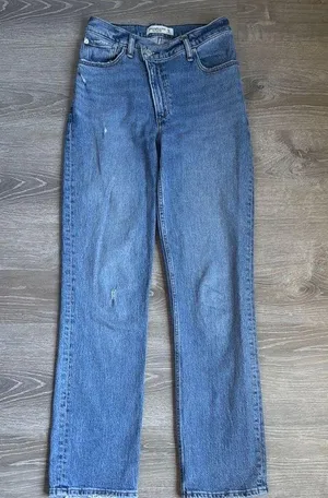 Abercrombie & Fitch 90s Straight Ultra High Rise Criss Cross Jeans 25 thumbnail 1